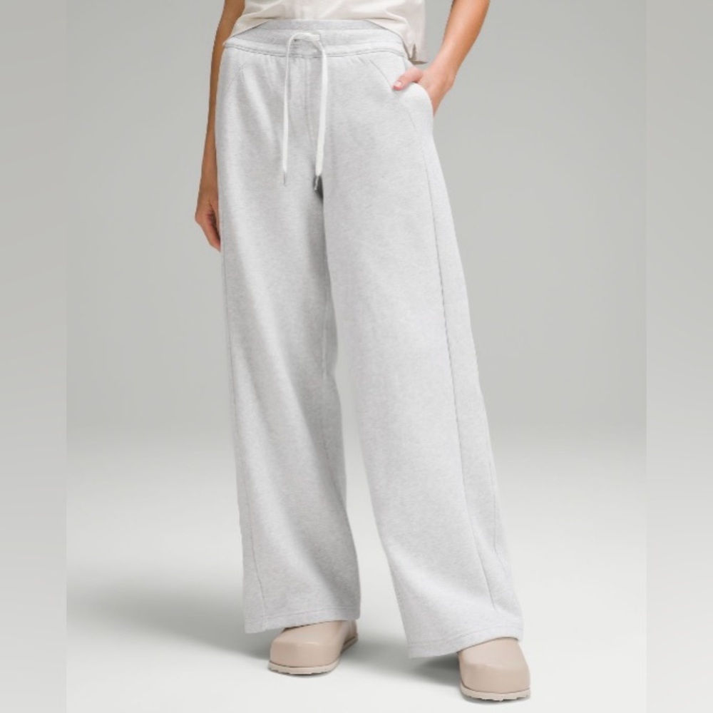 Lululemon Scuba Mid-Rise Wide leg pant *full length